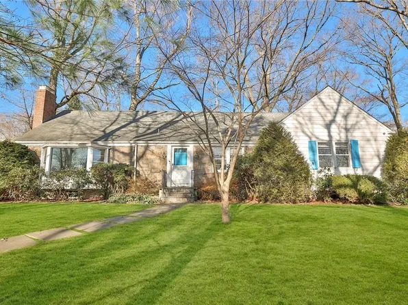 10 Melrose Drive, New Rochelle, NY 10804