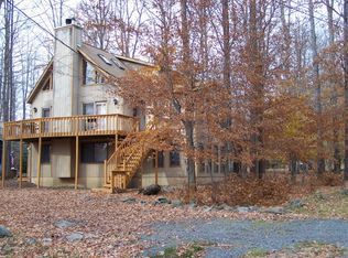 162 Choctaw Dr, Pocono Lake, PA 18347