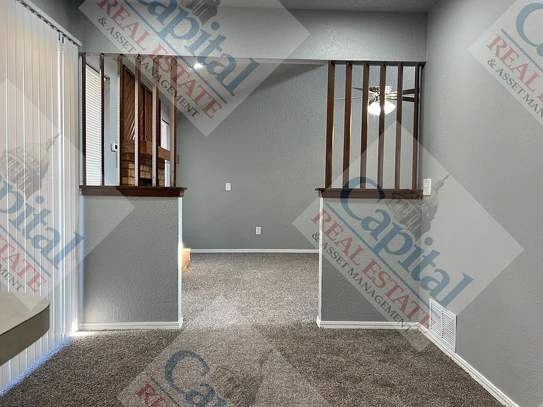 1013 W Gladys Way — Photo 7