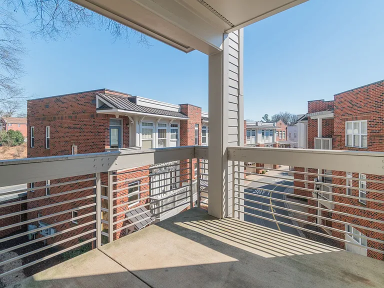 560 Oakland Ave — Photo 16
