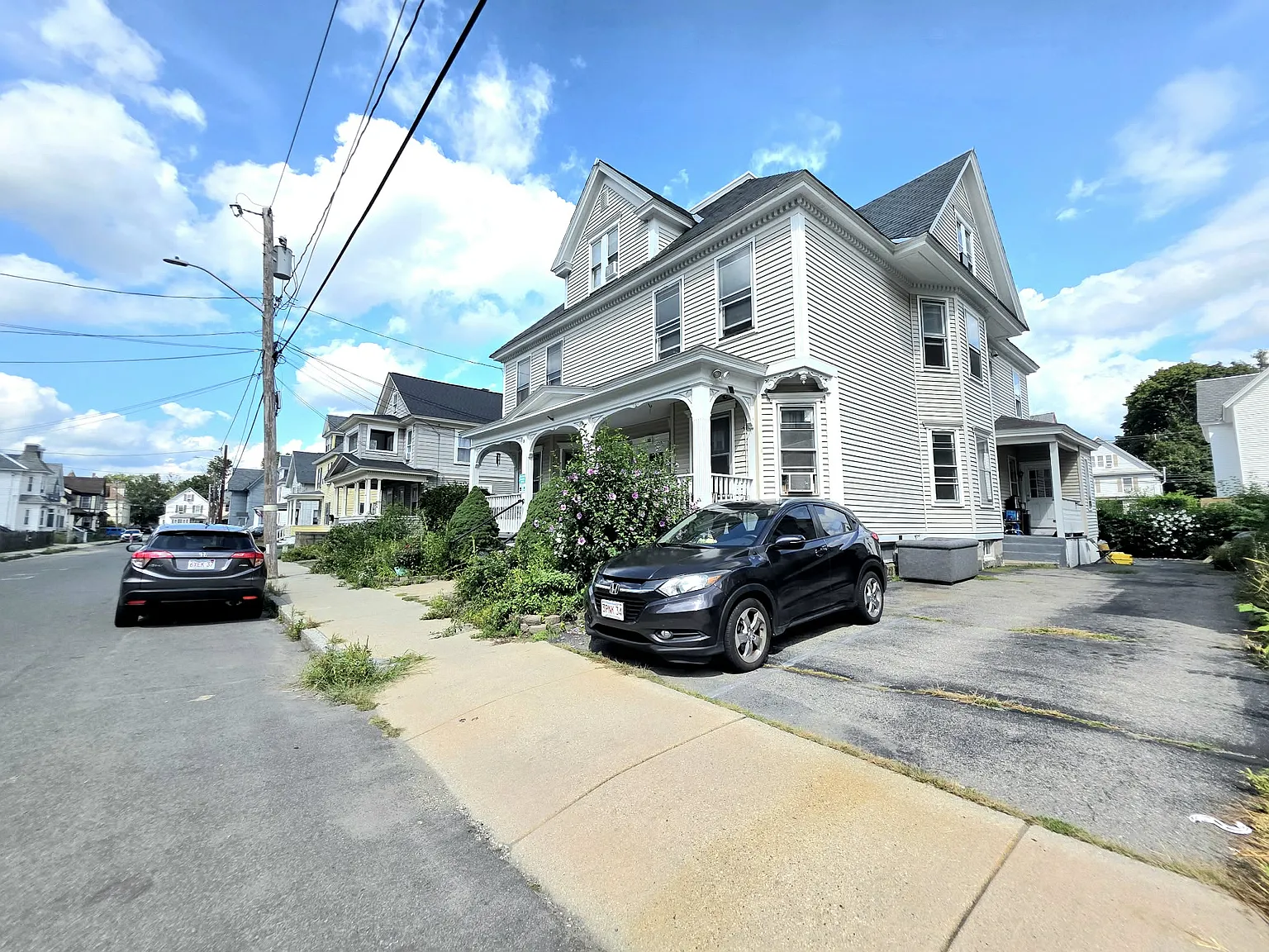 3 bed, 1300 sqft, $2,500 — Photo 3