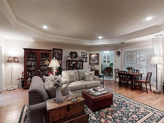 5th image of 3305 Pinecreek Dr