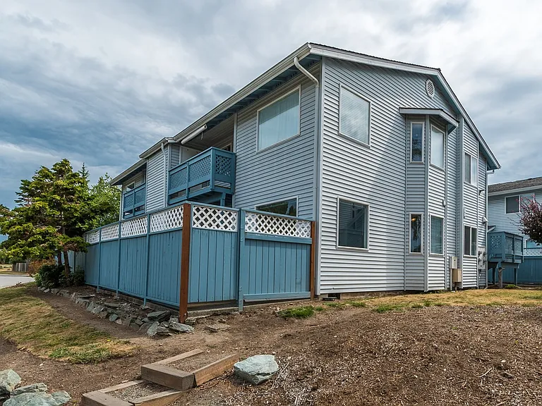 730 SE 8th Ave #D101 — Photo 17