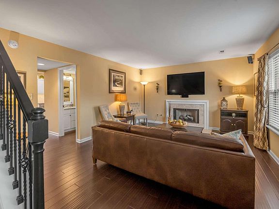 3rd image of 3101 Kirklevington Dr APT 229