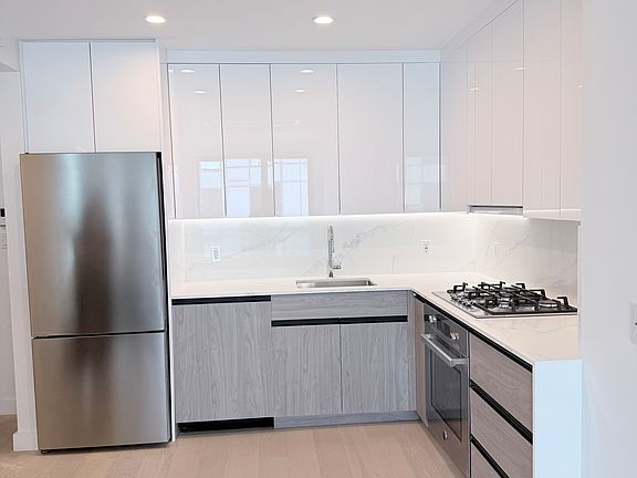 5th image of 144-49 Northern Blvd #304