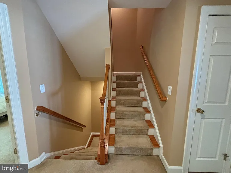 8006 Reserve Way — Photo 34