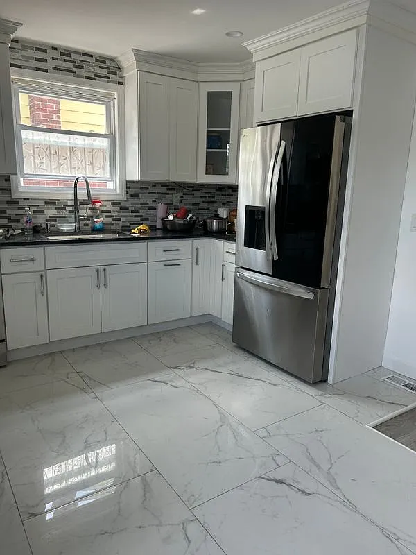 4 bed, 1.0 bath, 1300 sqft, $3,100 — Photo 3