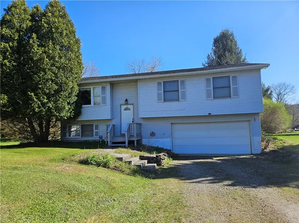 5 Tannery Cir, Dryden, NY 13053