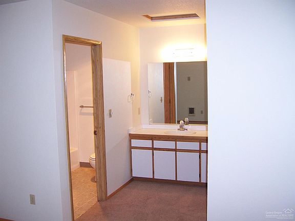 3rd image of 420 SE McKinley Ave #Cla