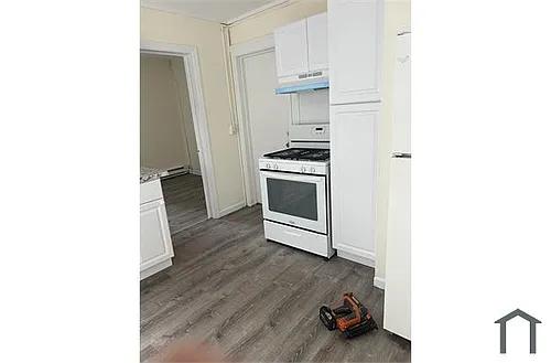 6 E Walnut St Photo 1