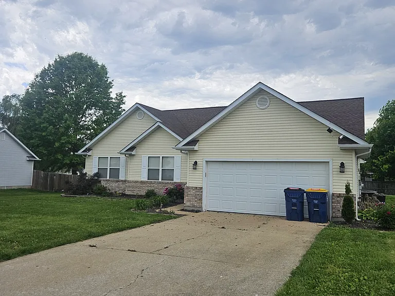615 Arrowhead Ln — Photo 2