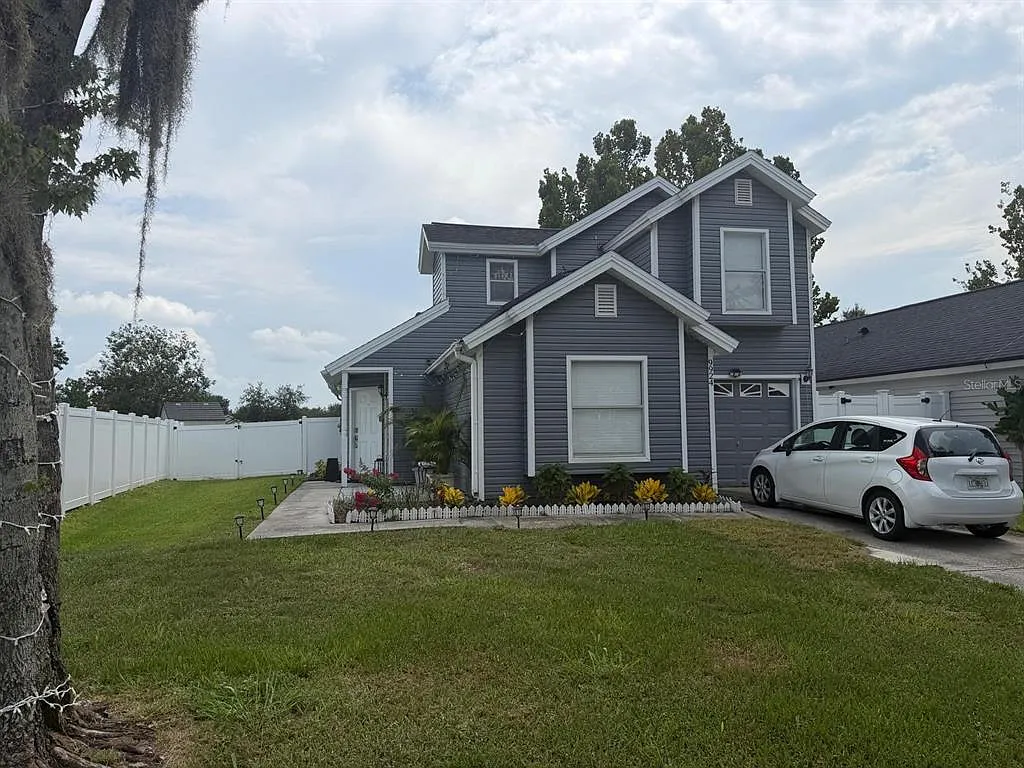 3 bed, 2.5 bath, 1208 sqft, $2,600 — Photo 1