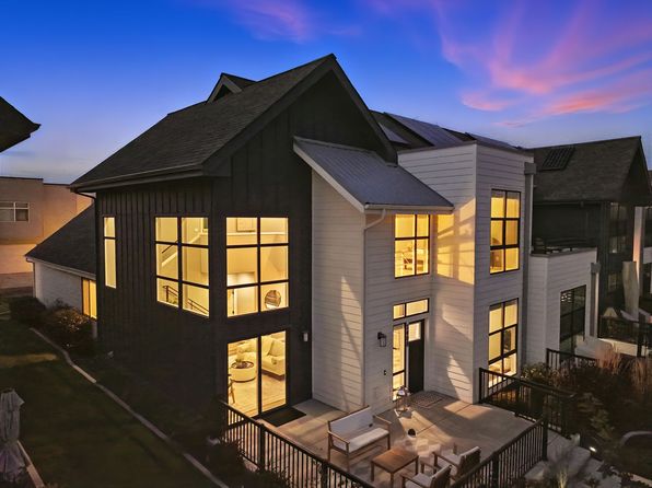 2408 W Centennial Pl