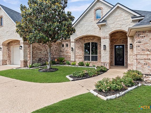 3rd image of 2204 Deerfield Dr