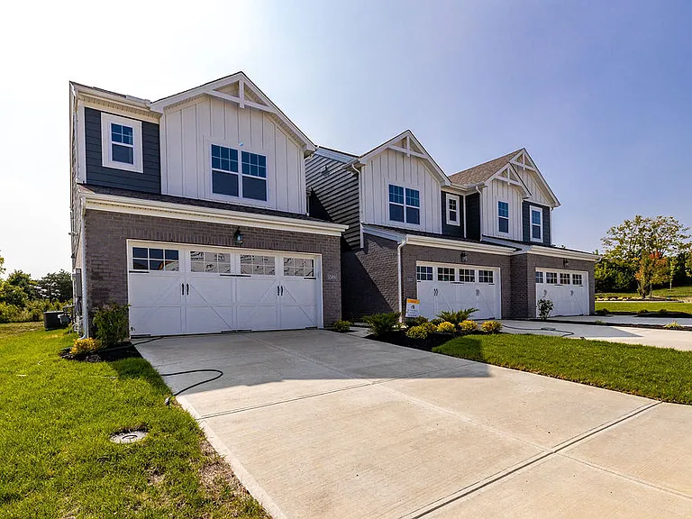 5589 Callaway Dr — Photo 2
