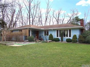 10 Evergreen Ave, Middle Island, NY 11953