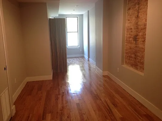 Rented by Premier Metro Realty Corp | media 12