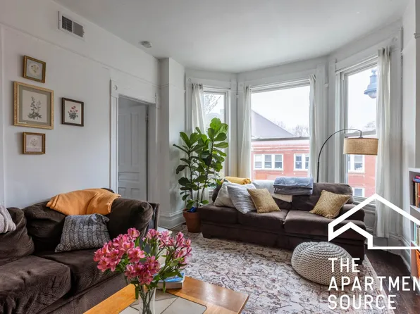2465 N Lincoln Ave #3, Chicago, IL 60614