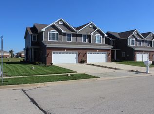 1418 Halo Dr, Mahomet, IL 61853