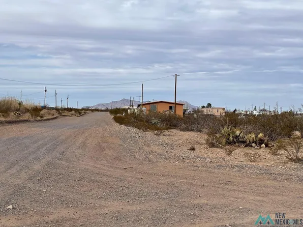 N Adams, Columbus, NM 88029