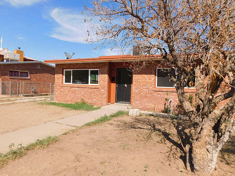 8308 Capitan Cir — Photo 5