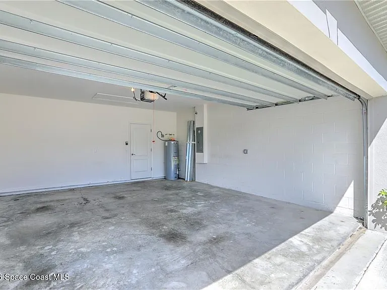 406 Easy St — Photo 36