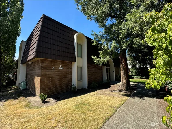 11010 NE 68th St #624, Kirkland, WA 98033