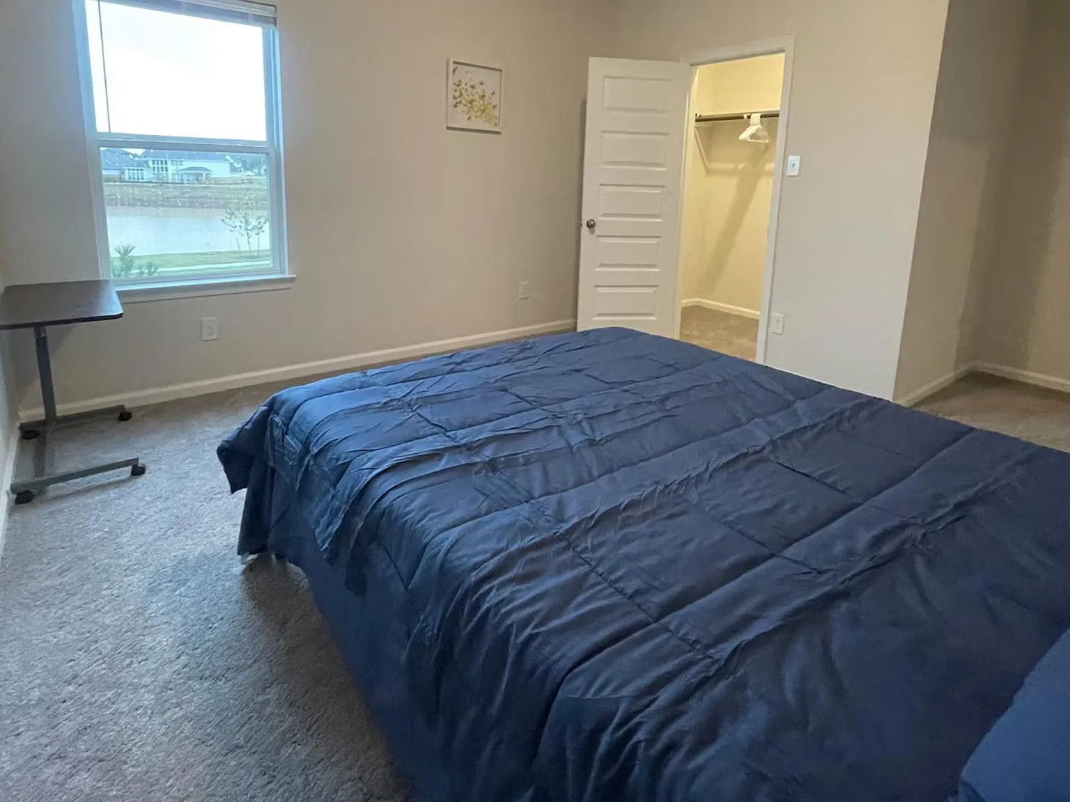 4 bed, 2.5 bath, 2276 sqft, $2,400 — Photo 3