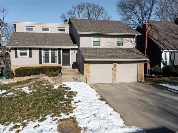 604 NE Burning Tree St, Lees Summit, MO 64064