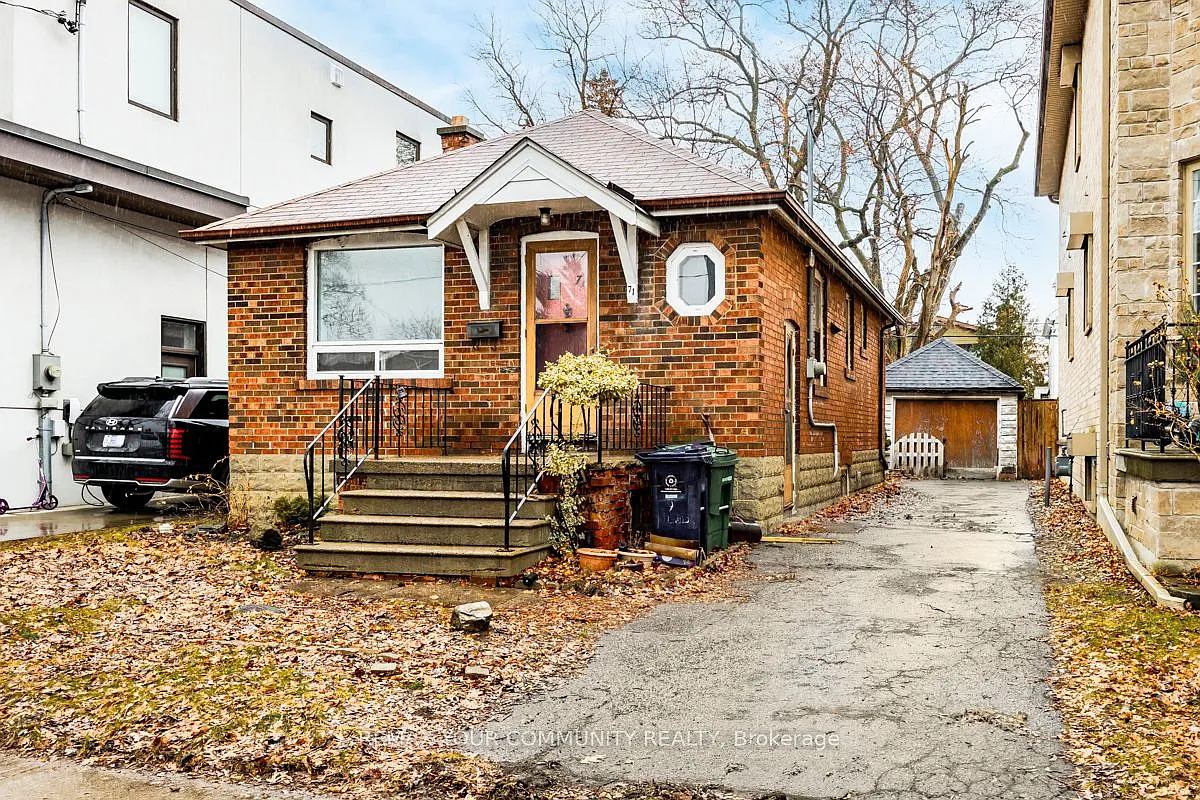 71 Lesmount Ave photo 1