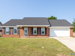 1735 Nottingham Dr SW, Decatur, AL 35603