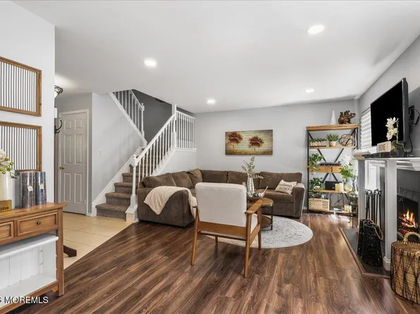 288 Century Way, Manalapan, NJ 07726
