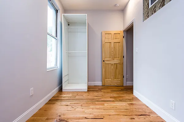 Rented by Nooklyn NYC LLC | media 41