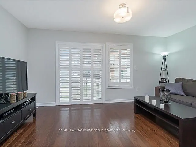 4 bed, $4,000 — Photo 4