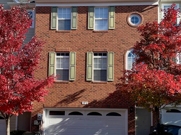 171 Brookwood Dr, Charlottesville, VA 22902