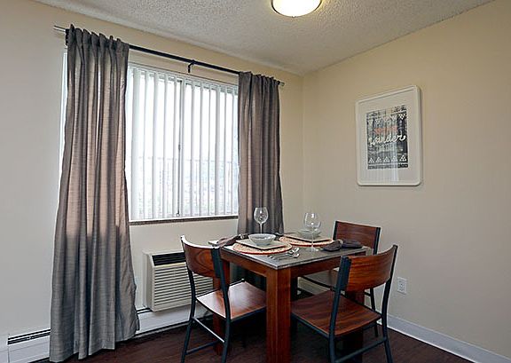 4th image of 1001 S Havana St APT 101