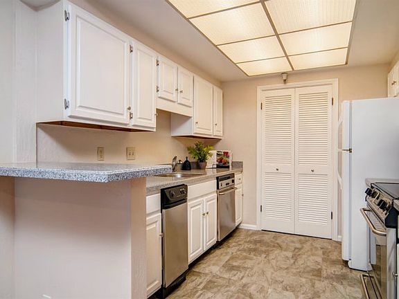4th image of 977 El Camino Real APT 305