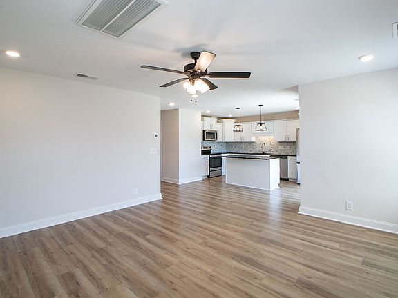 4th image of 433 Pomeroy Dr