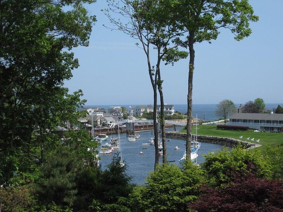 Captivating (protected) views of Perkins Cove.