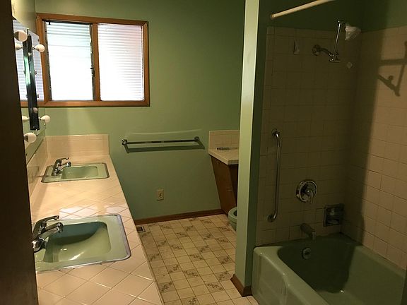 5th image of 7214 NE 129th St