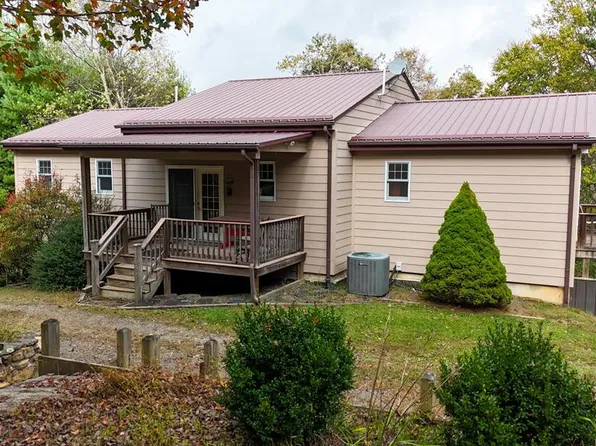 1368 Jeb Stuart Hwy, Meadows Of Dan, VA 24120