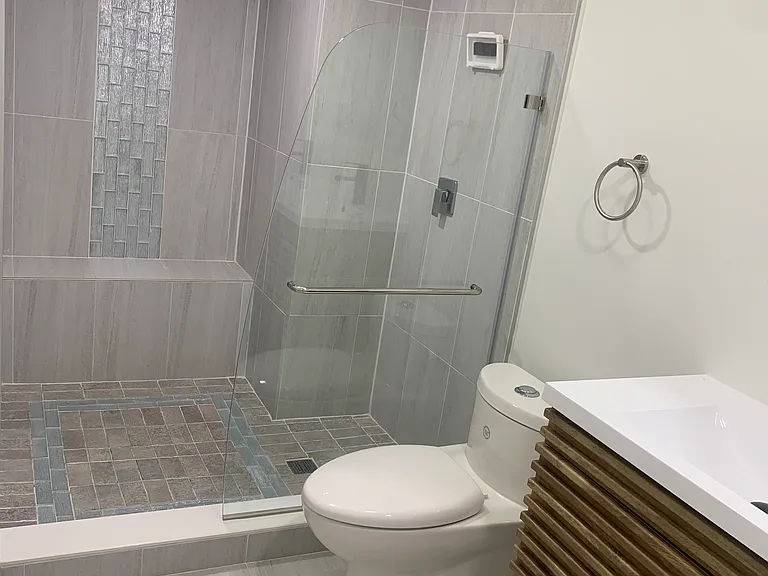 Updated master bath, double vanity and roomy shower