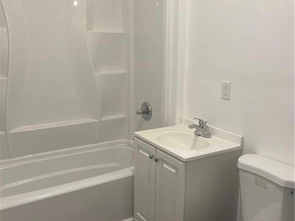 4th image of 31 Winthrop Street