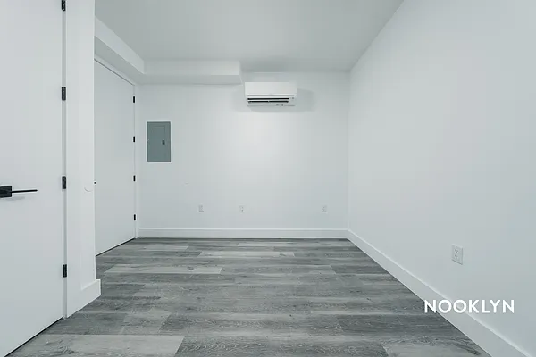 Rented by Nooklyn NYC LLC | media 25