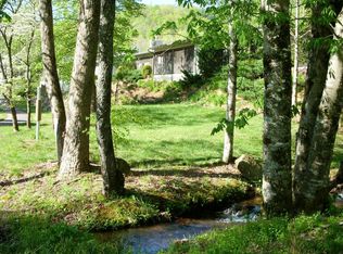 701B Oak Creek Rd, Franklin, NC 28734