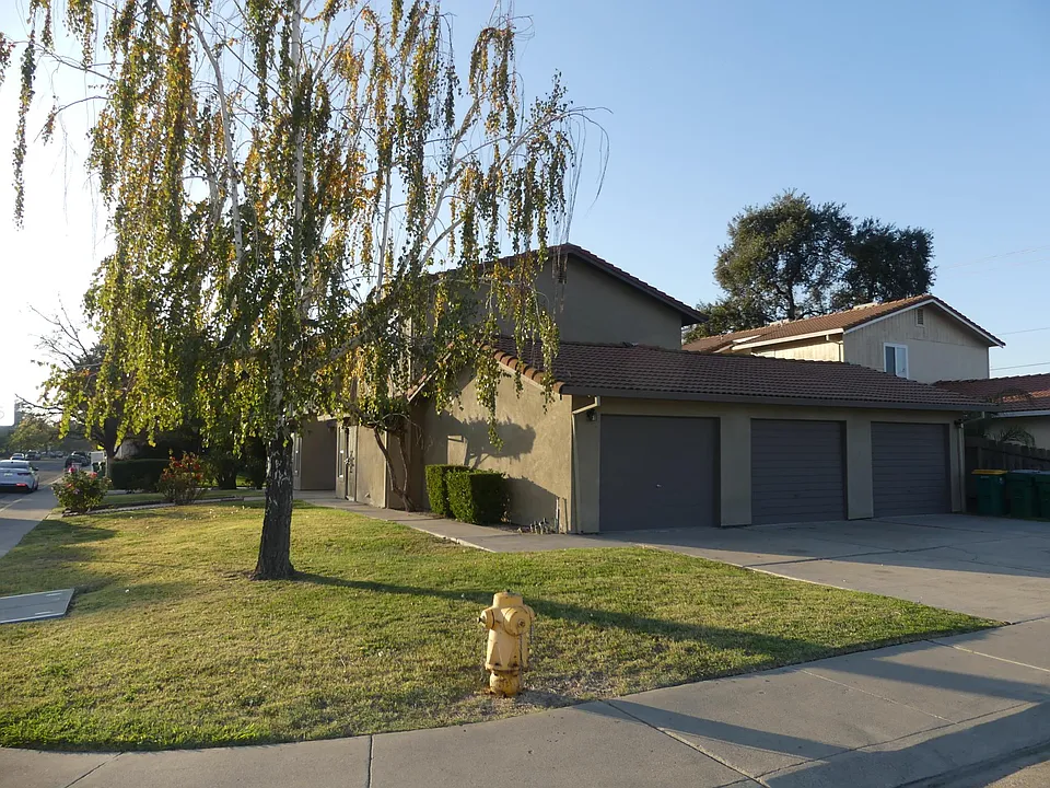 1243 Sutherland Dr #1243