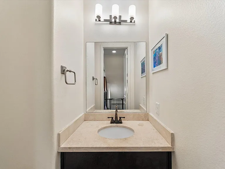 4212 Dickson St — Photo 22
