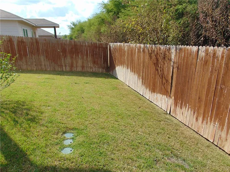 124 Hollis Ln — Photo 15