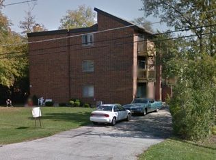 1725 Greenwood Rd, Glenview, IL 60026