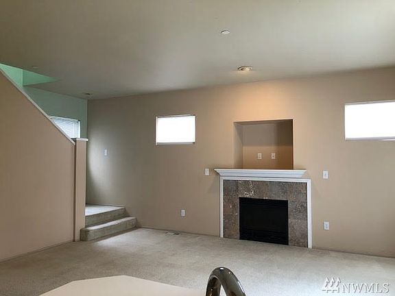4th image of 2037 Palisade Blvd